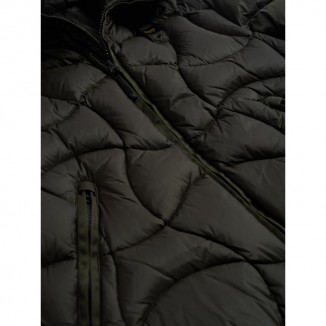 PLUMIFERO BLAUER CON ONDAS CRUZADAS BENJAMIN VERDE